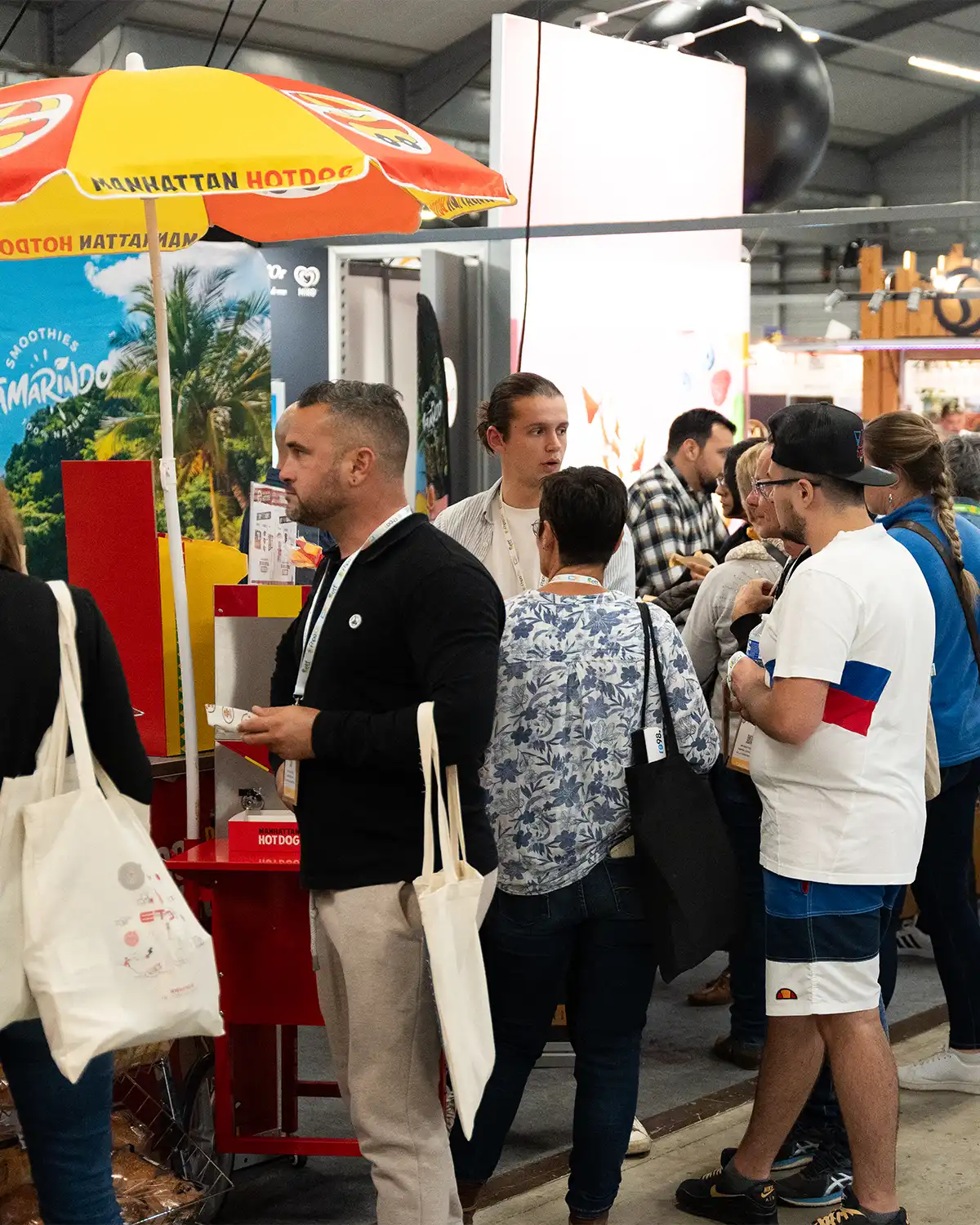 Participer à des salons spécialisés comme le salon SETT offre un aperçu des innovations du secteur CHR